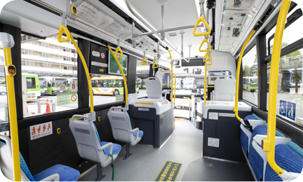 FCバスの車内の様子（©東京都交通局）（画像）